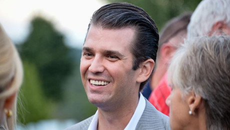 “Con trai cả” Donald Trump Jr: là người con lớn nhất của Donald Trump và người vợ đầu Ivana Trump. Hiện nay, anh đang giữ vị trí Phó giám đốc điều hành của The Trump Organization.