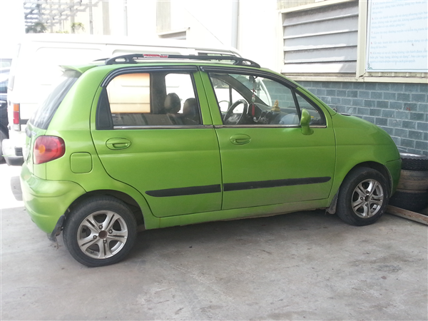 Chevrolet Spark Van sở hữu hệ thống khung gầm cùng dàn vỏ khá vững chắc - có thể được xem là ổn định nhất trong loạt xe cũ ở bài viết này. Chính nhờ hệ thống khung gầm ổn định đã giúp cho Spark Van được khá nhiều người tiêu dùng lựa chọn, đặc biệt là phái nữ và gia đình nhỏ.  