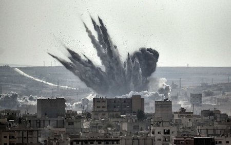 Các cuộc không kích tại Syria khiến tình hình nhân đạo tại Aleppo càng thêm trầm trọng. Ảnh: Reuters