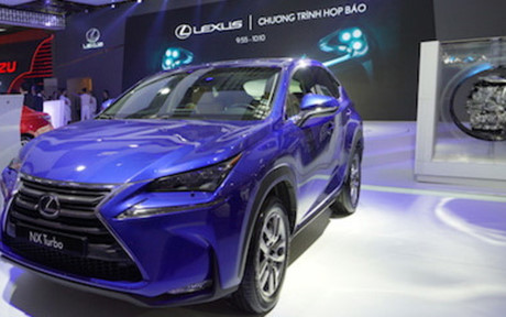 Mẫu xe Lexus NX Turbo màu xanh dương sang trọng, hiện đại