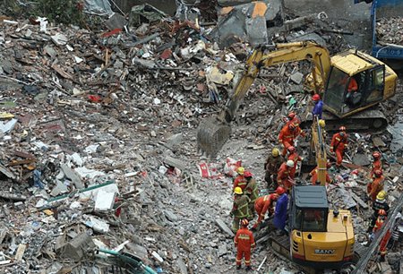 Khu công nghiệp thuộc thành phố Ôn Châu (Wen Zhou), tỉnh Chiết Giang, miền Đông Trung Quốc đã bị đổ sập và vùi lấp hơn 20 người. (ảnh: Tân Hoa xã).