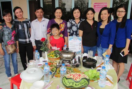 Hội thi “Bữa cơm gia đình ấm áp yêu thương”