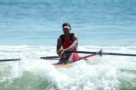 Môn Rowing, nội dung đơn nam Solo Timetrial nam, VĐV Đặng Minh Huy (với thời gian 3’07”40) đã vượt qua VĐV của Singapore là Ong Shuwei Ju (3’42”46).