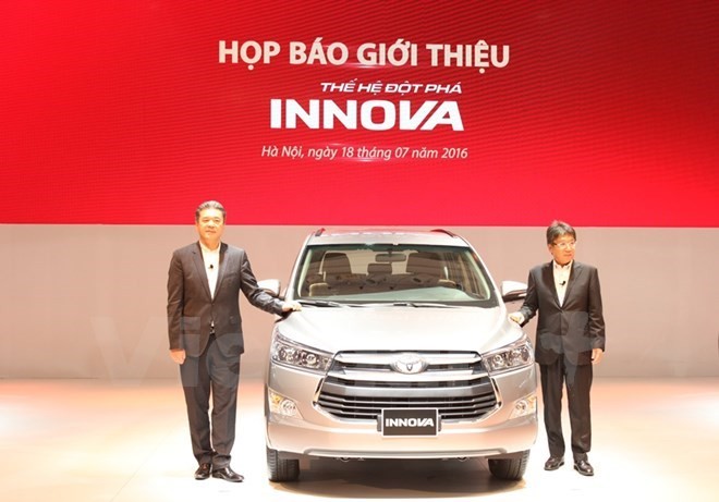 Toyota Innova 2016 mới hiện cháy hàng do nguồn cung hạn hẹp. (Ảnh: Doãn Đức/Vietnam+)