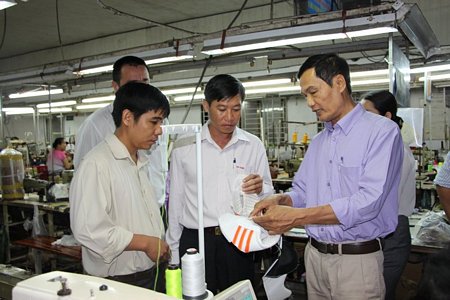 Đầu tư máy móc, nâng cao chất lượng, đa dạng sản phẩm giúp doanh nghiệp nâng cao năng lực cạnh tranh hơn.