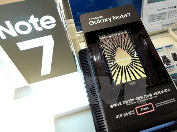 Điện thoại Galaxy Note 7 của Samsung tại cửa hàng ở thủ đô Seoul, Hàn Quốc. (Nguồn: EPA/TTXVN)