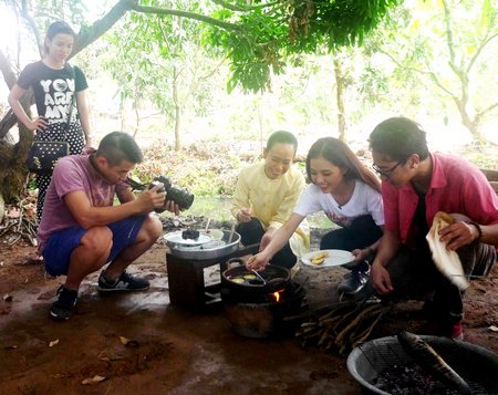 Loại hình du lịch sinh thái, Homestay thu hút nhiều du khách, góp phần phát triển kinh tế hộ gia đình.