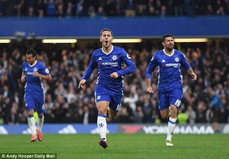 Hazard hoàn tất màn trình diễn xuất sắc bằng một siêu phẩm. (Ảnh: Daily Mail).