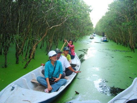 Mùa nước nổi tạo nên bản sắc riêng cho ĐBSCL.