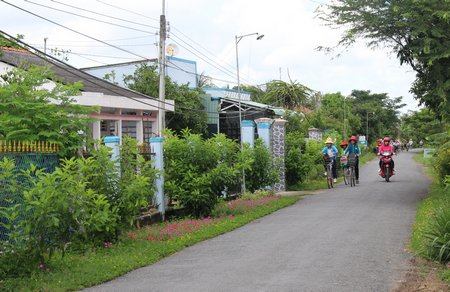 Nhiều xã vận động người dân tham gia tốt phong trào “sáng- xanh- sạch- đẹp”.