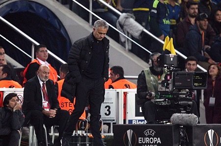 Jose Mourinho đang đối mặt với cơn khủng hoảng trong sự nghiệp của mình.