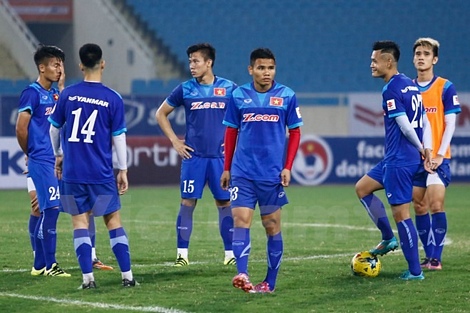 Ông Thắng cáu giận khiến không khí buổi tập sau đó chùng hẳn xuống. (Ảnh: Minh Chiến/Vietnam+)