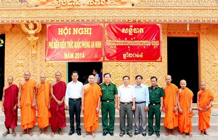 Tỉnh Vĩnh Long luôn thực hiện tốt việc giáo dục QP- AN cho các đối tượng, nhất là trong đồng bào có đạo.