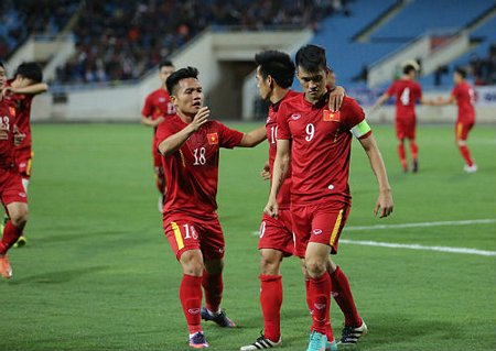 Công Vinh (9) sẽ từ giã ĐTQG sau AFF Cup 2016