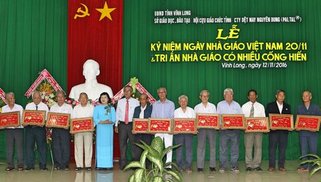  Phó Giám đốc Sở GD- ĐT tri ân các nhà giáo.