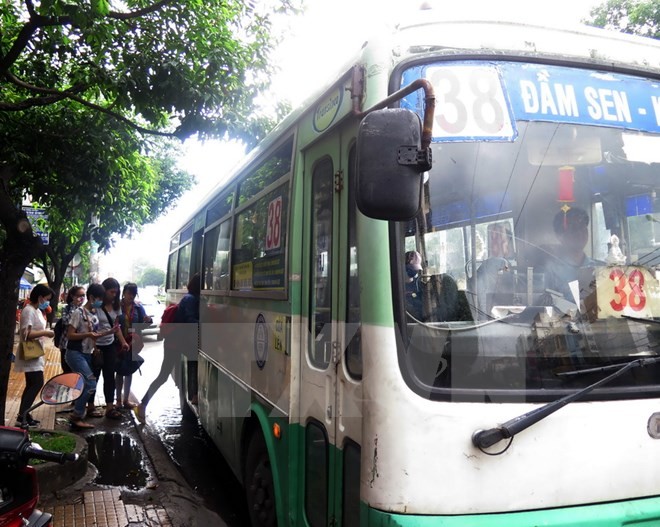 Xe buýt là phương tiện vận tải hành khách công cộng chủ lực tại Thành phố Hồ Chí Minh. (Ảnh: Hoàng Hải/TTXVN)