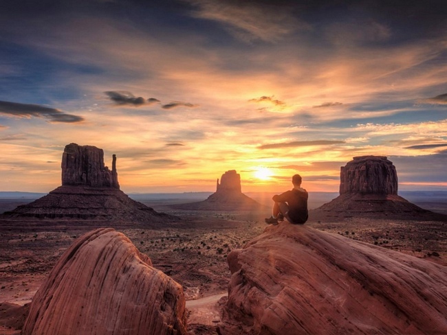 Thung lũng Monument, Utah: Đây là bối cảnh của nhiều bộ phim Hollywood nhờ những khối sa thạch ấn tượng. 