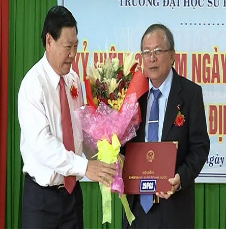  10 cán bộ, giảng viên của trường được tặng kỷ niệm chương Vì sự nghiệp lao động, thương binh và xã hội.