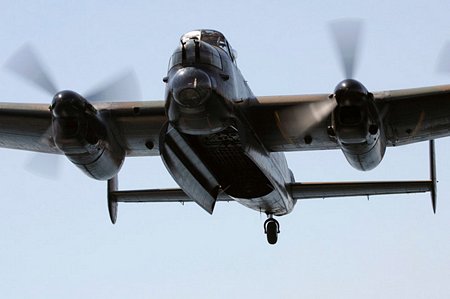 Lancaster cũng đánh đắm chiến hạm Tirpitz của phát xít Đức vào tháng 11/1944. Tổng cộng có 7.377 chiếc Lancaster được chế tạo ở Anh và Canada.