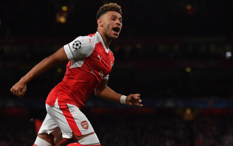 Tiền vệ phải: Alex Oxlade Chamberlain