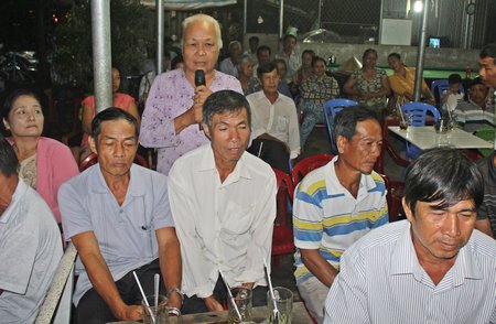 Cử tri Phan Thị Sòm gửi gắm kiến nghị liên quan đến ổn định đầu ra cho mặt hàng nông sản. 