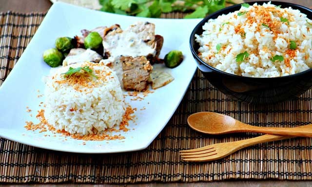 Cơm dừa là món ăn bạn nhất định phải thử khi đến Bến Tre (Ảnh: I.T).