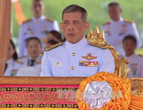 Hoàng Thái tử Maha Vajiralongkorn chủ trì một nghi lễ của Hoàng gia ở thủ đô Bangkok ngày13/5. Ảnh: EPA/TTXVN