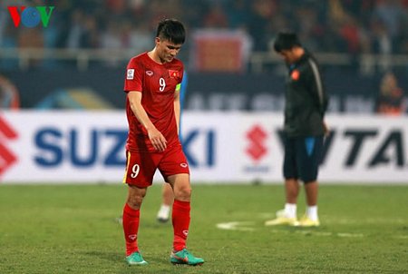 Công Vinh chia tay ĐT Việt Nam trong nỗi buồn. (Ảnh: Trọng Phú)