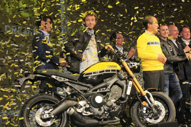 Yamaha XSR900: Giá 9.990 USD