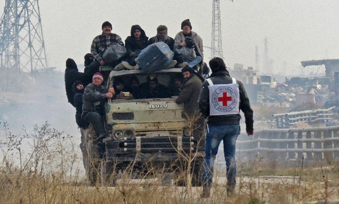 Cảnh sơ tán khỏi Aleppo (Nguồn: AFP)