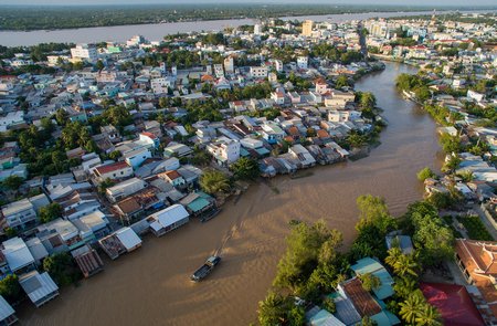 TP Vĩnh Long hướng tới đô thị loại II để nâng cao đời sống kinh tế, văn hóa của người dân. Ảnh: VINH HIỂN