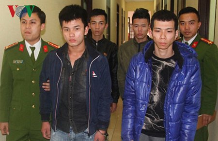 Các đối tượng tại cơ quan công an.