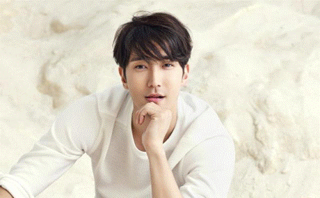 12. Ca sĩ Choi Si Won. Anh là thành viên nhóm nhạc thần tượng Hàn Quốc Super Junior. Ngoài vai trò ca sĩ, anh còn là diễn viên, người mẫu.