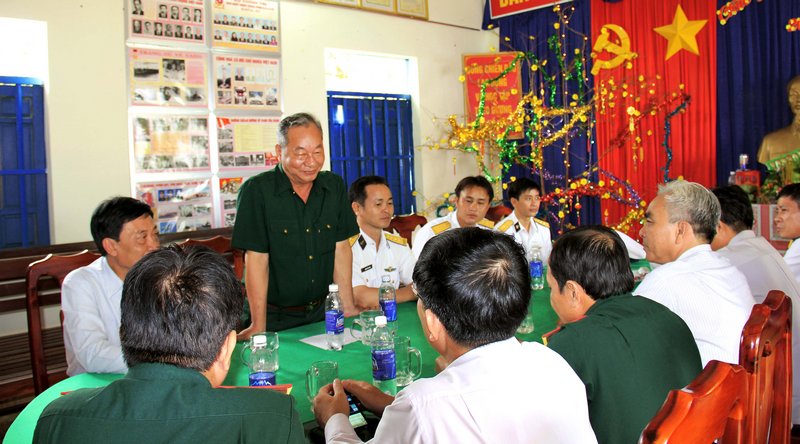 Ngày 6/1/2017, tiếp tục chuyến công tác, đoàn công tác của Bộ Tư lệnh Vùng E Hải quân, lãnh đạo các tỉnh- thành ĐBSCL cùng phóng viên các báo, đài trung ương và địa phương đã đến thăm, chúc tết cán bộ, chiến sĩ và nhân dân trên đảo Thổ Chu