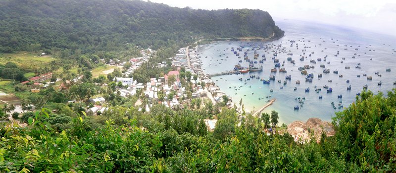 Một ngày ở đảo Thổ Chu đã cho chúng tôi hiểu biết rõ hơn về nhiệm vụ thiêng liêng của cán bộ, chiến sĩ và đời sống người dân nơi biển đảo xa xôi. Thổ Chu được đánh giá có rất nhiều tiềm năng về du lịch với những bãi biển đẹp hoang sơ, nguồn hải sản tươi sống phong phú và người dân thân thiện, hiếu khách