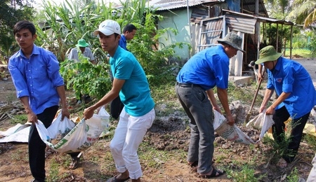 Tuổi trẻ thực hiện nhiều phần việc có ích cho cộng đồng.