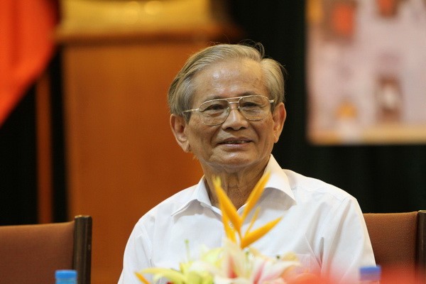 GS Phan Huy Lê