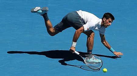 Djokovic dừng bước ngay từ vòng 2 Australian Open sau khi để thua Dnis Istomin.