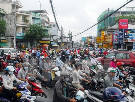 Giao thông hỗn loạn khu vực ngã ba Lê Trọng Tấn-Tân Kỳ Tân Quý, TP.HCM. (Ảnh: Mạnh Linh/TTXVN)