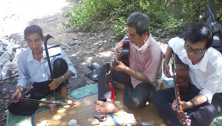 Đờn ca tài tử tại vườn	