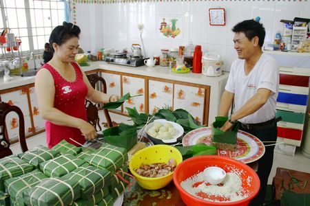 Những cái tết xa quê sẽ trở nên đầm ấm hơn với hương vị bánh quê nhà.