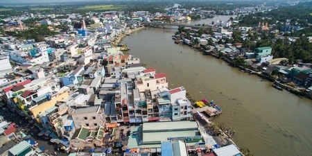 Bình Minh nhìn từ trên cao. Ảnh: VINH HIỂN