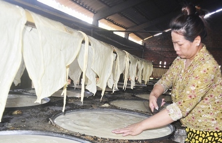 Phát triển làng nghề, tạo thêm sản phẩm du lịch.