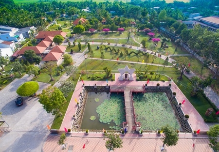 Vũng Liêm- vùng đất địa linh nhân kiệt với những con người và sự kiện lịch sử mãi còn ghi. Trong ảnh: Khu lưu niệm cố Thủ tướng Võ Văn Kiệt. Ảnh: Vinh Hiển