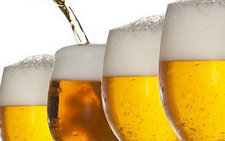 Nếu đạt được mục tiêu tăng trưởng 10% của năm 2017, dự kiến tổng lượng bia sản xuất đạt mức xấp xỉ 4 tỉ lít trong năm nay (Ảnh minh họa: KT)