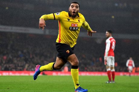 3 phút sau, Watford có bàn nhân đôi cách biệt nhờ công của Troy Deeney. Màn ăn mừng của Troy Deeney sau bàn thắng nâng tỷ số lên 2-0 cho Watford.