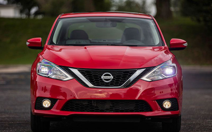 2017 Nissan Sentra có giá khởi điểm từ 16.990 USD