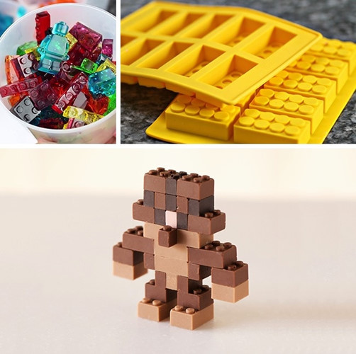 Khuôn đổ kẹo cho những người thích lego.