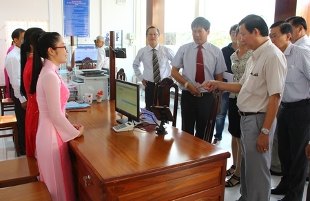 Mô hình một cửa liên thông hiện đại giúp người dân tiết kiệm thời gian và lãnh đạo kiểm soát được quy trình.
