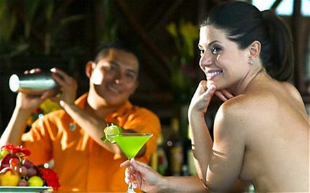 Tour du lịch khỏa thân đang trở nên hút khách